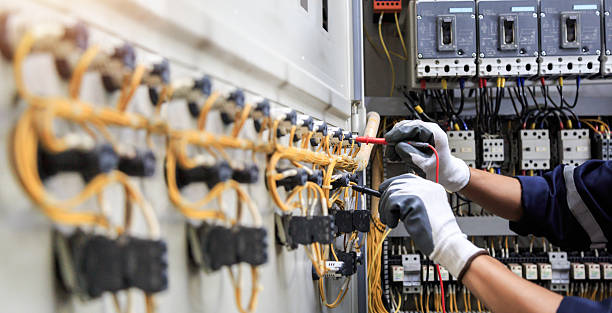Professional Electrician technician working in Bennington, NE